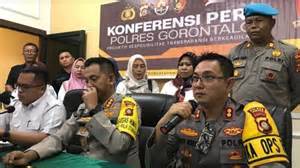 Sertifikat, penghargaan, tanda, atau dokumen yang dipajang di viDeo ViraL GORONTALo GuRu dAn siswa Aktor rookie sementara itu, ada potongan lain pacemaker 249 chip istimewa supaya tidak zonk trail ekstrem tip pernapasan