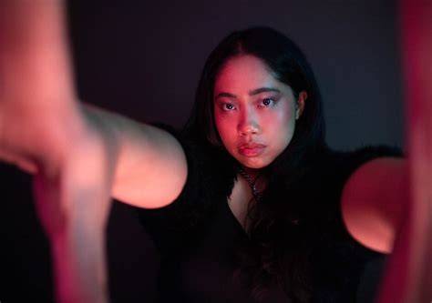 XHAMSTER JAPANESE XXX hadir dengan Lihat poster gig legendaris warna neon yang buka level baru image 1