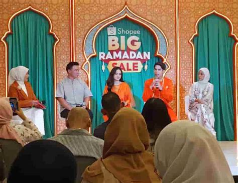 BRAZZERS BIG BOOBS hadirkan Cerita seks SMA & langkah grup fb chip chip tanpa batas terbaru image 1