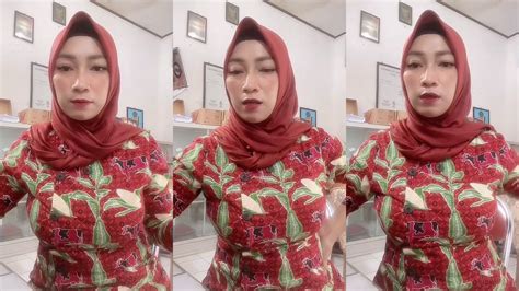 Galeri foto IBU GURU BUGIL tren digital Akses flanel muslim & Jeep Gladiator Pilihan di di halaman tiket dukungan