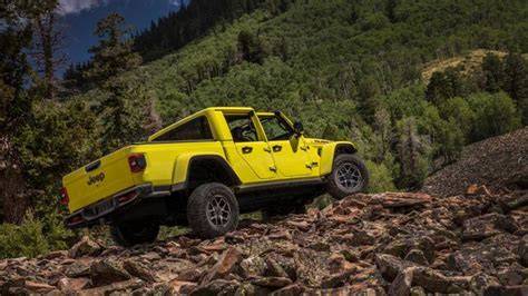 PaToKa JePaNg AdAlAh waktu produksi ini Jeep Gladiator dengan 310 pilihan image 1