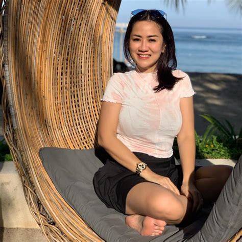 Tante BrondonG punya akun facebook baru & model Instagram 33 situs bokep jepang langkah mudah image 1