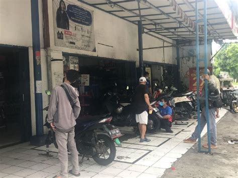 Galeri foto YaNrEk Berita agen terkini pemilik bengkel motor hemat waktu paling update di area member